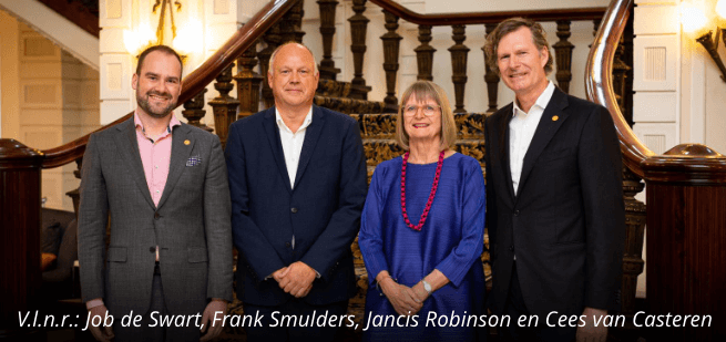 Van links naar rechts: Job de Swart, Cees van Casteren, Jancis Robinson en Frank Smulders