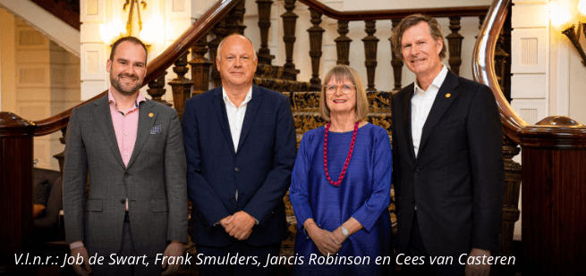 Van links naar rechts: Job de Swart, Cees van Casteren, Jancis Robinson en Frank Smulders